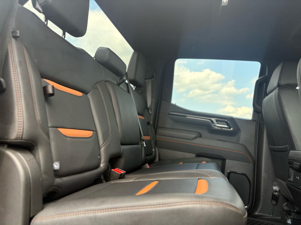 GMC Sierra 1500 AT4 Crew Cab 4WD 2025