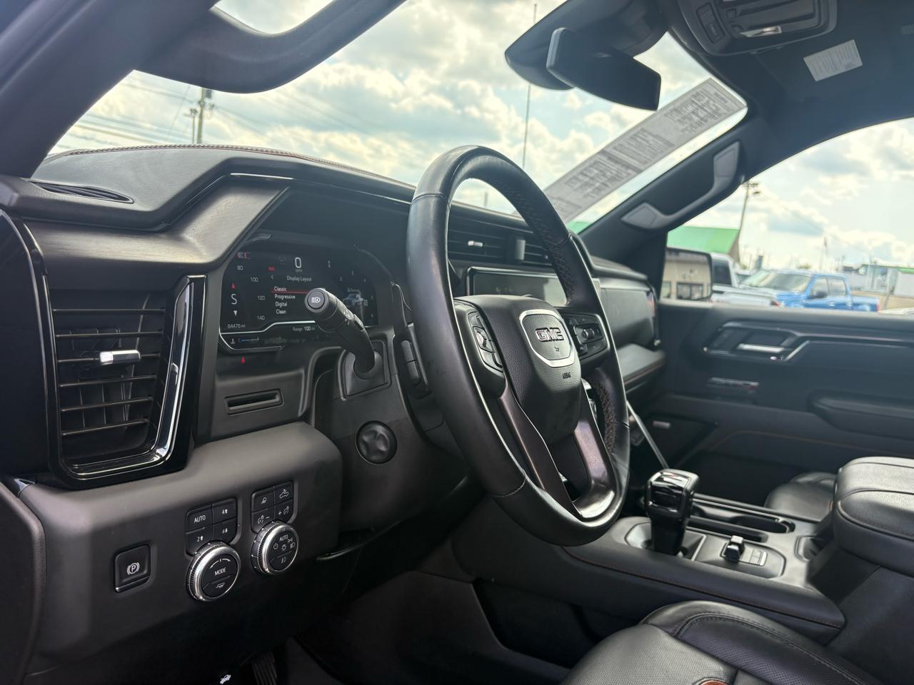 GMC Sierra 1500 AT4 Crew Cab 4WD 2025