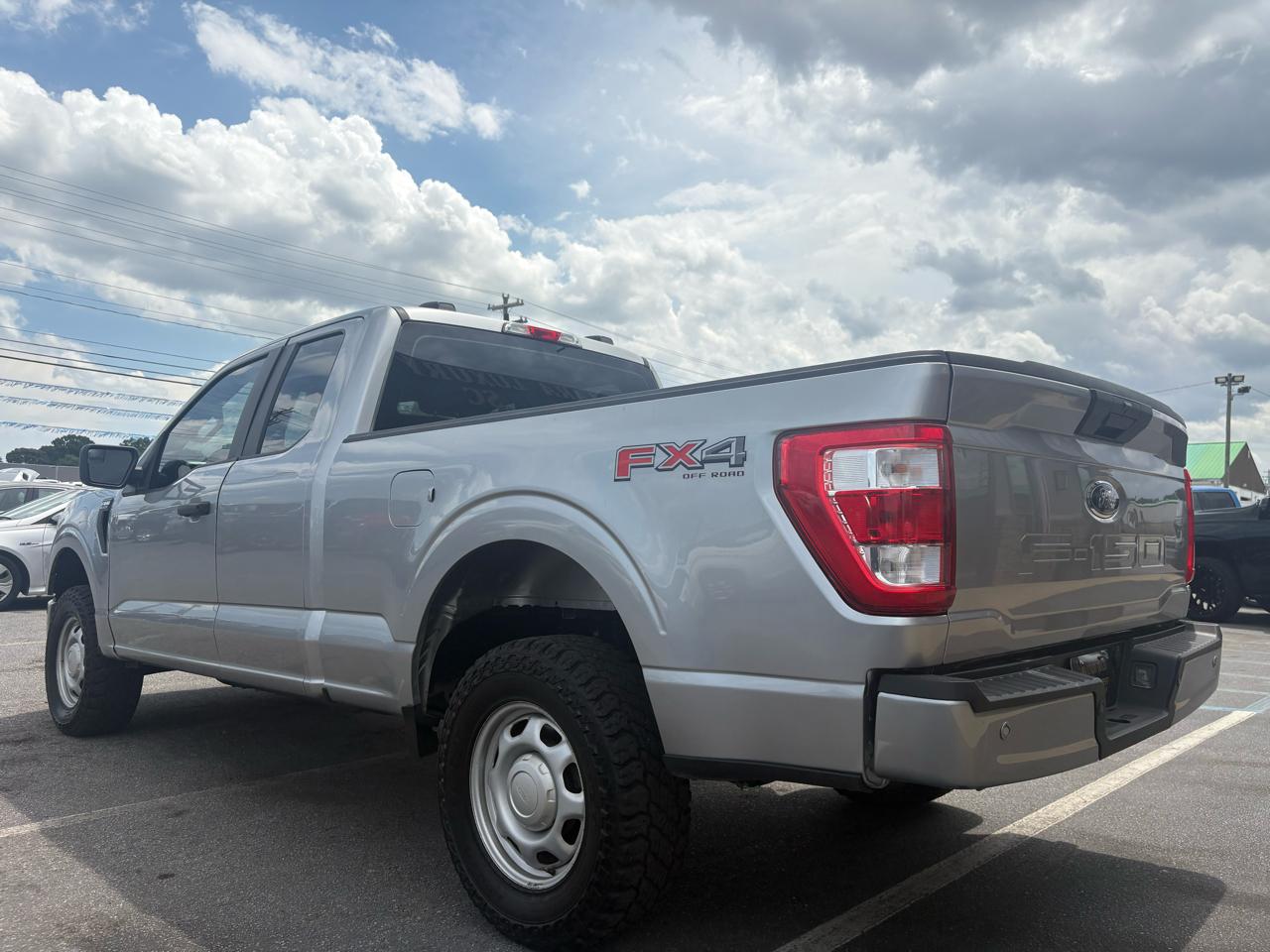 Ford F-150 4WD Reg Cab 122.5" XL 2022