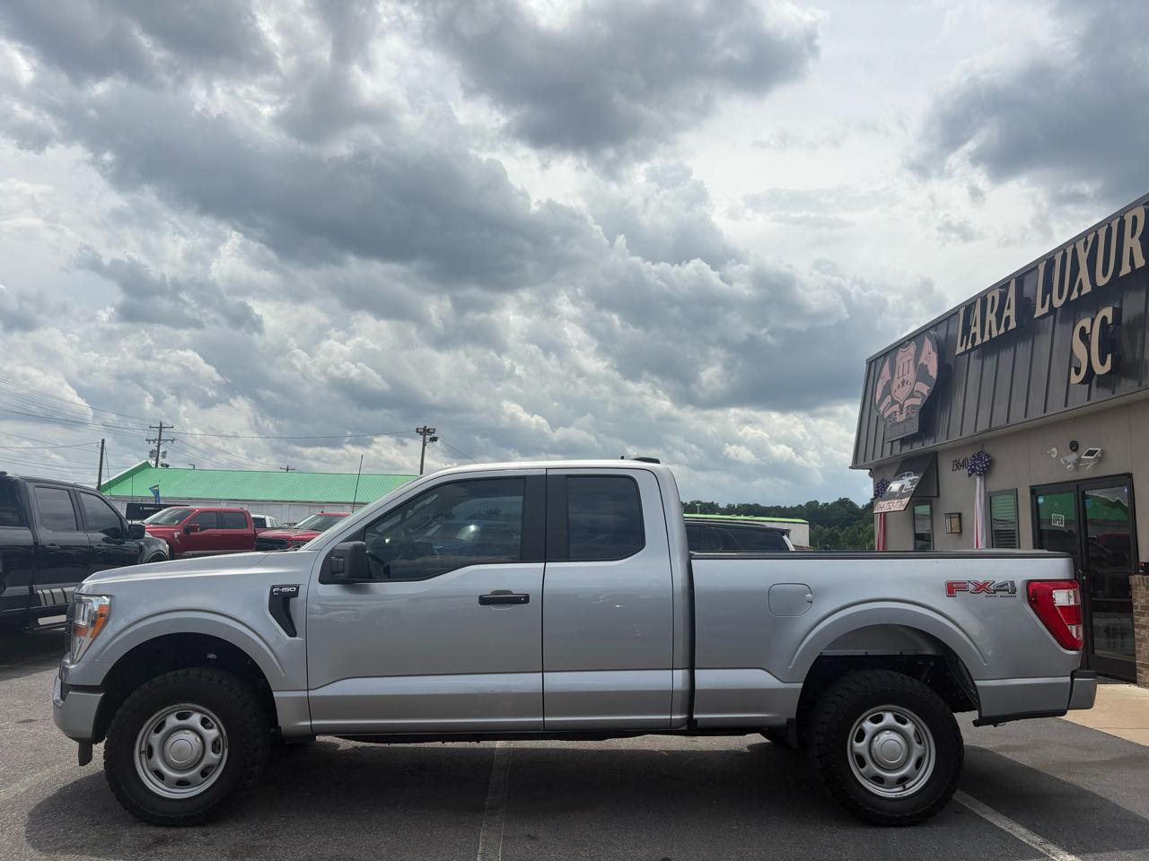 Ford F-150 4WD Reg Cab 122.5" XL 2022
