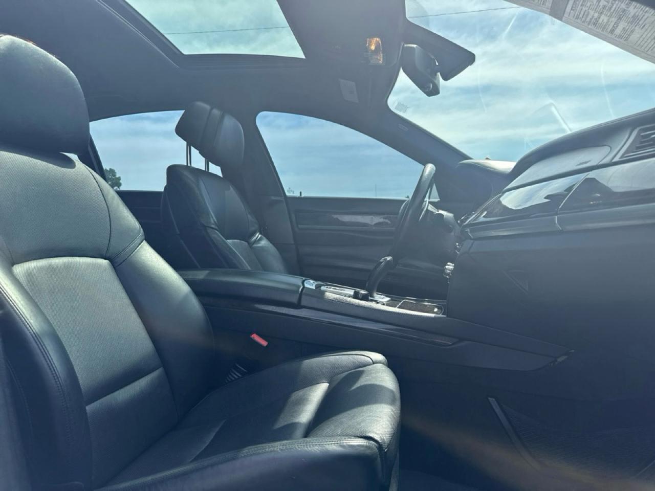 BMW 7-Series 750i xDrive 2013