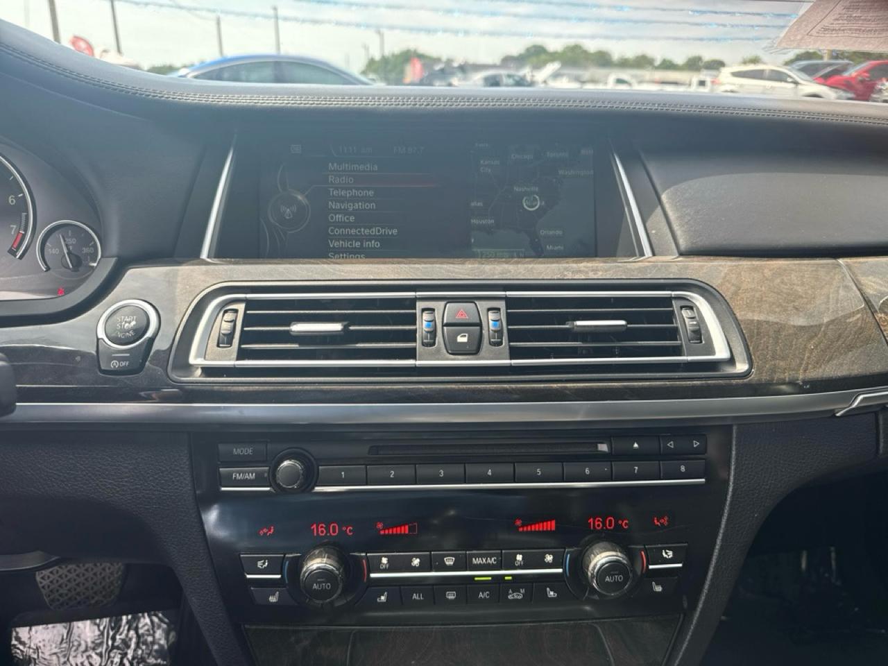 BMW 7-Series 750i xDrive 2013