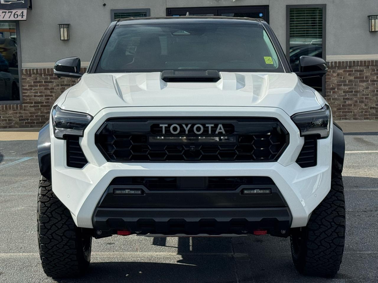 Toyota Tacoma Double Cab 4WD 2025