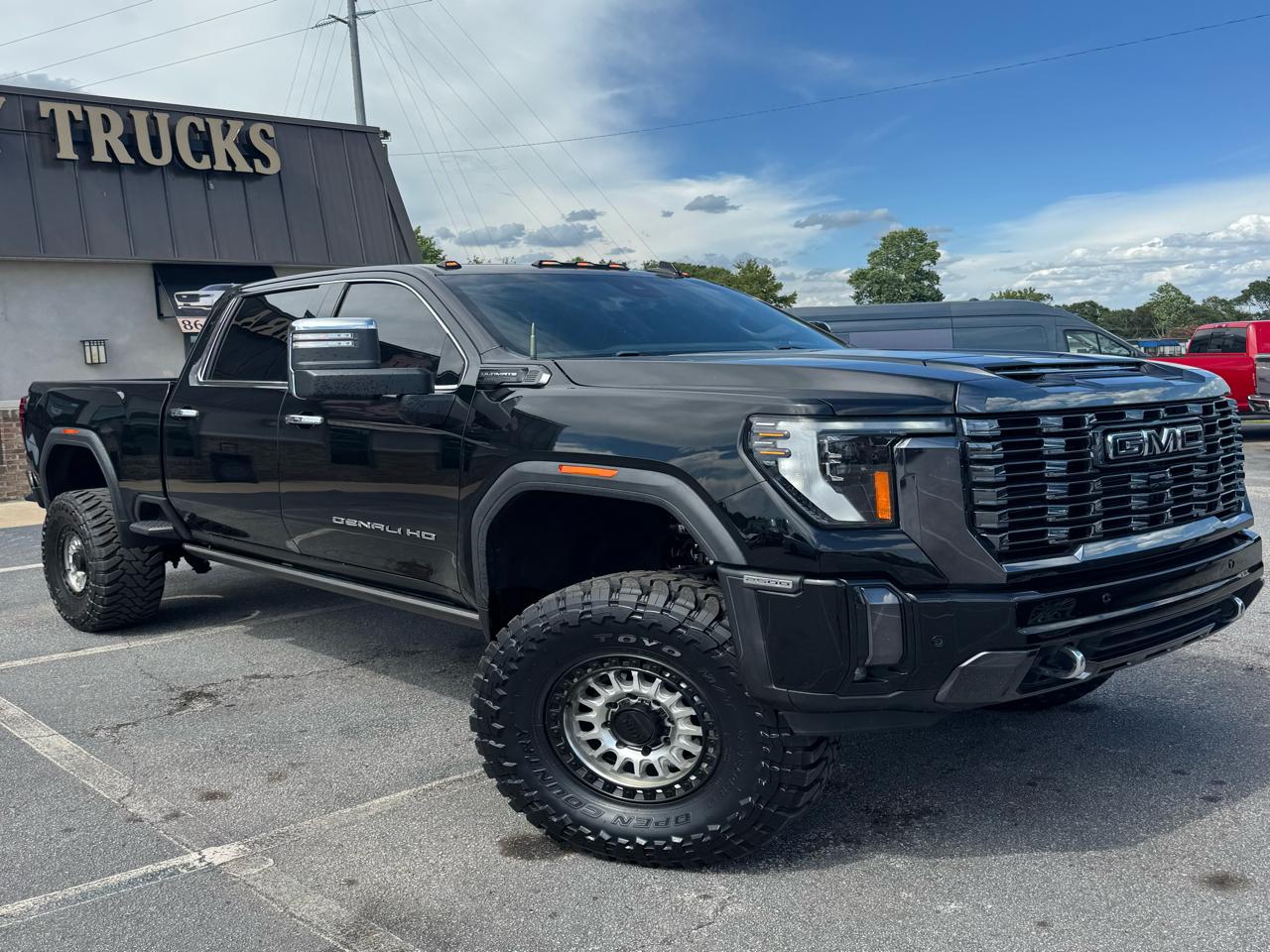 GMC Sierra 2500HD Denali Ultimate Crew Cab 4WD 2024