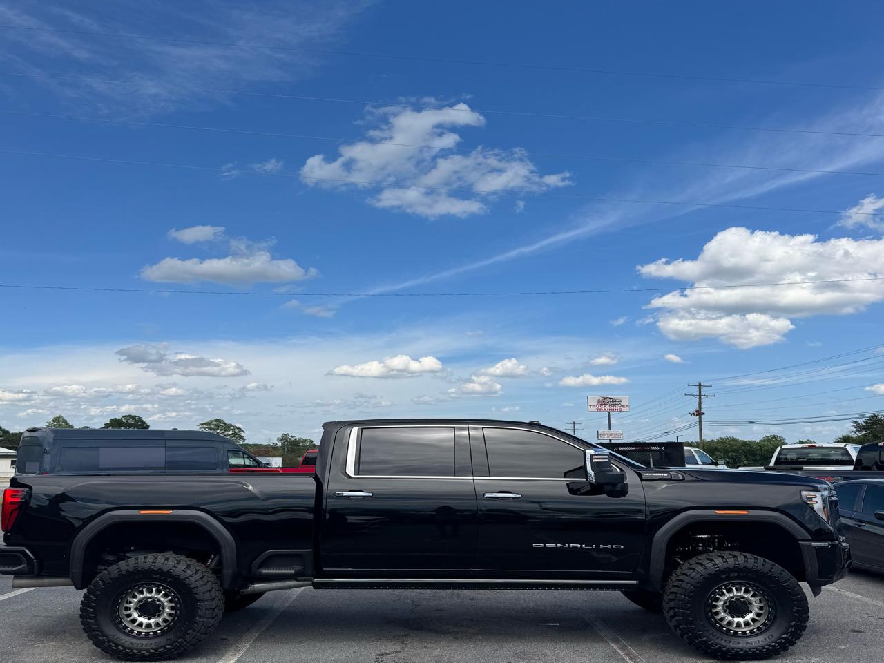 GMC Sierra 2500HD Denali Ultimate Crew Cab 4WD 2024