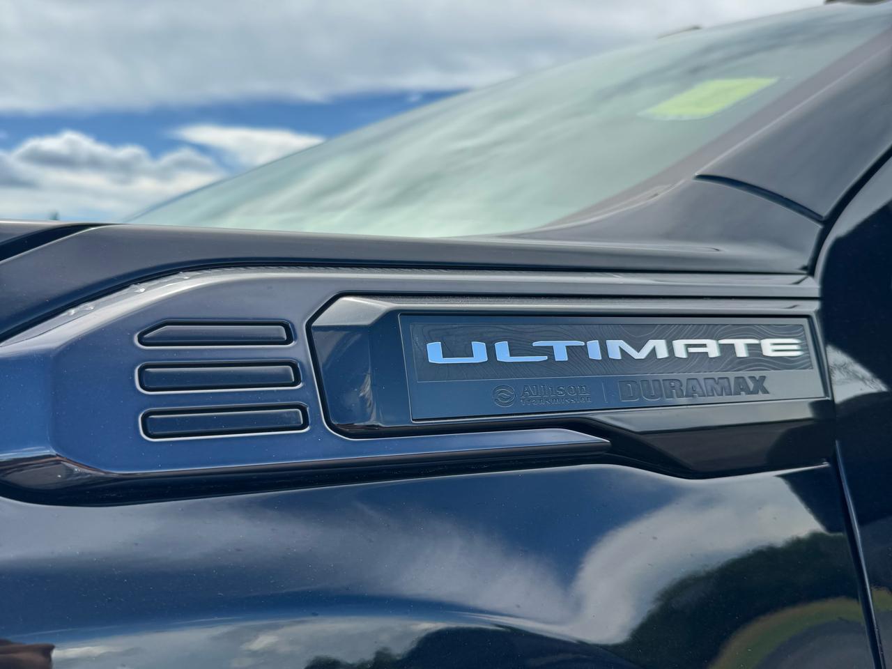 GMC Sierra 2500HD Denali Ultimate Crew Cab 4WD 2024