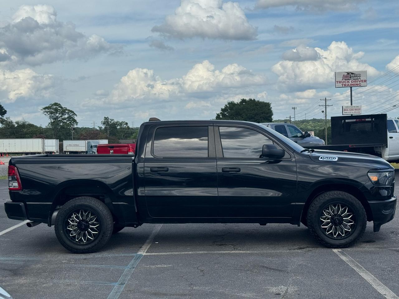 RAM 1500 Tradesman Crew Cab SWB 2WD 2024