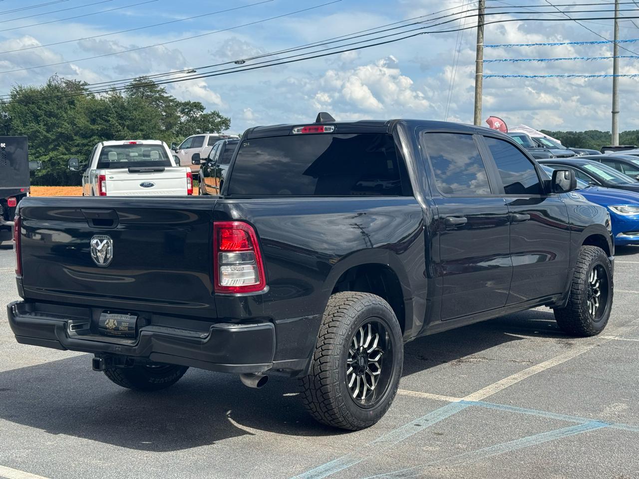 RAM 1500 Tradesman Crew Cab SWB 2WD 2024