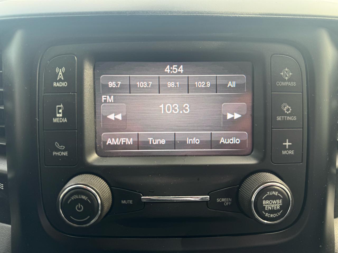 RAM 1500 Tradesman Crew Cab SWB 2WD 2024