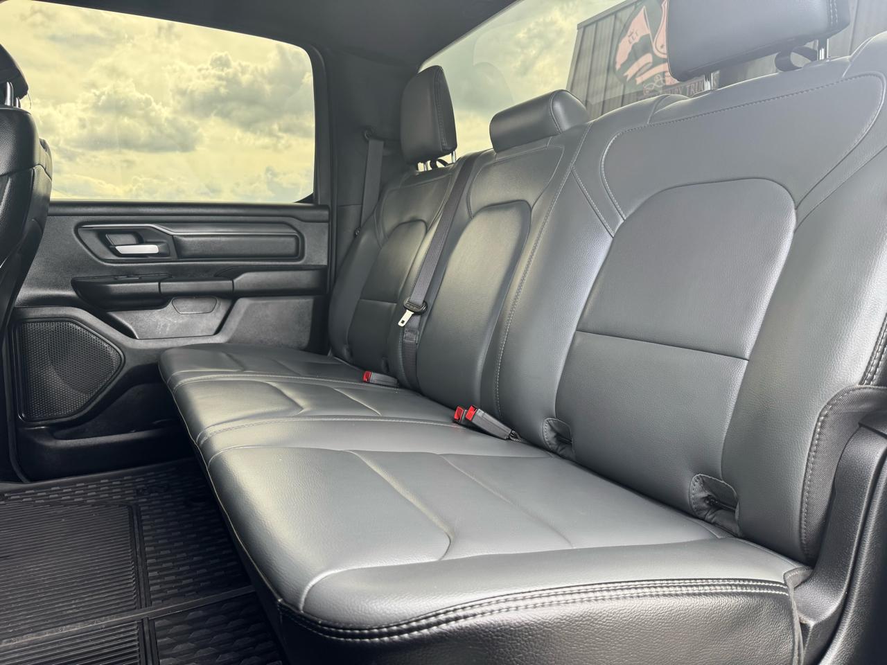 RAM 1500 Tradesman Crew Cab SWB 2WD 2024