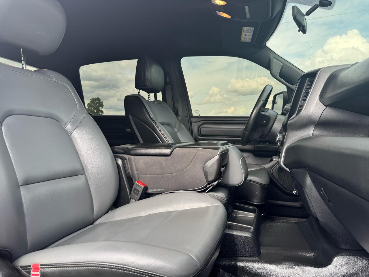 RAM 1500 Tradesman Crew Cab SWB 2WD 2024