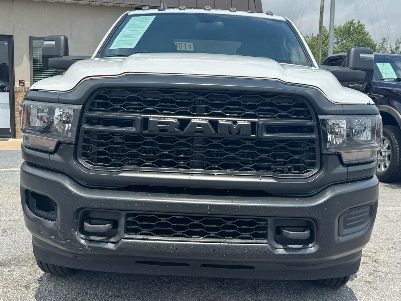 RAM 3500 Tradesman Crew Cab 4WD DRW 2024