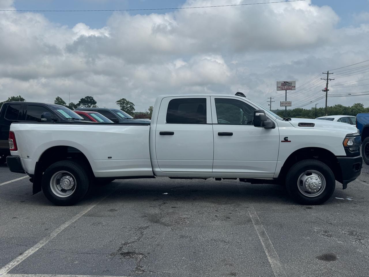 RAM 3500 Tradesman Crew Cab 4WD DRW 2024