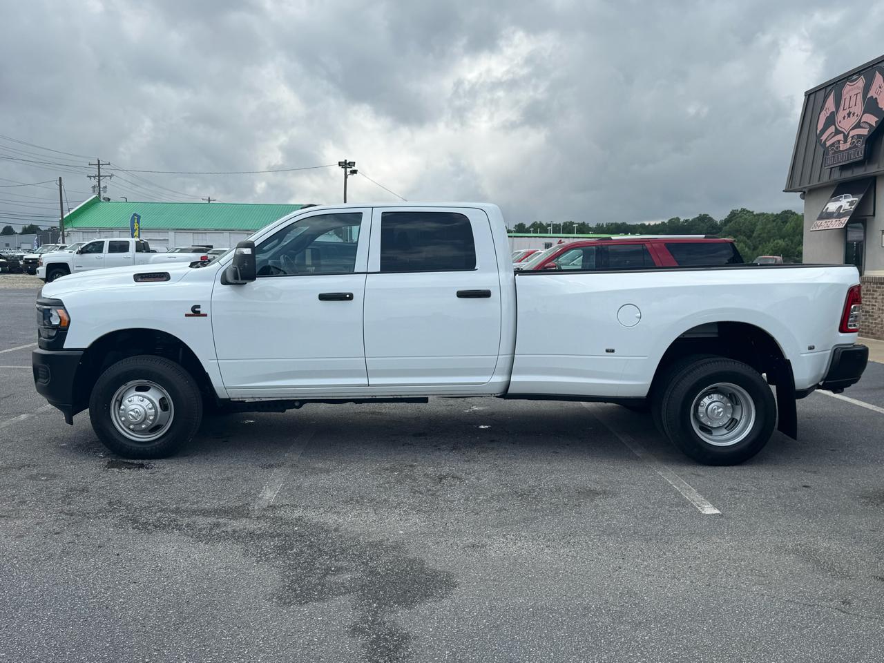RAM 3500 Tradesman Crew Cab 4WD DRW 2024