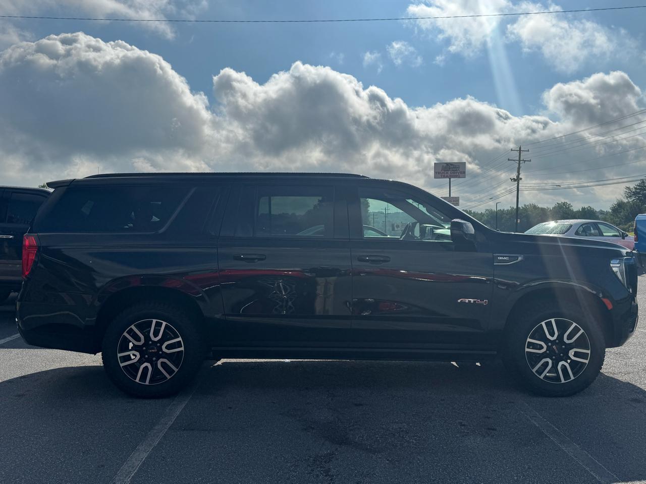 GMC Yukon XL AT4 2022