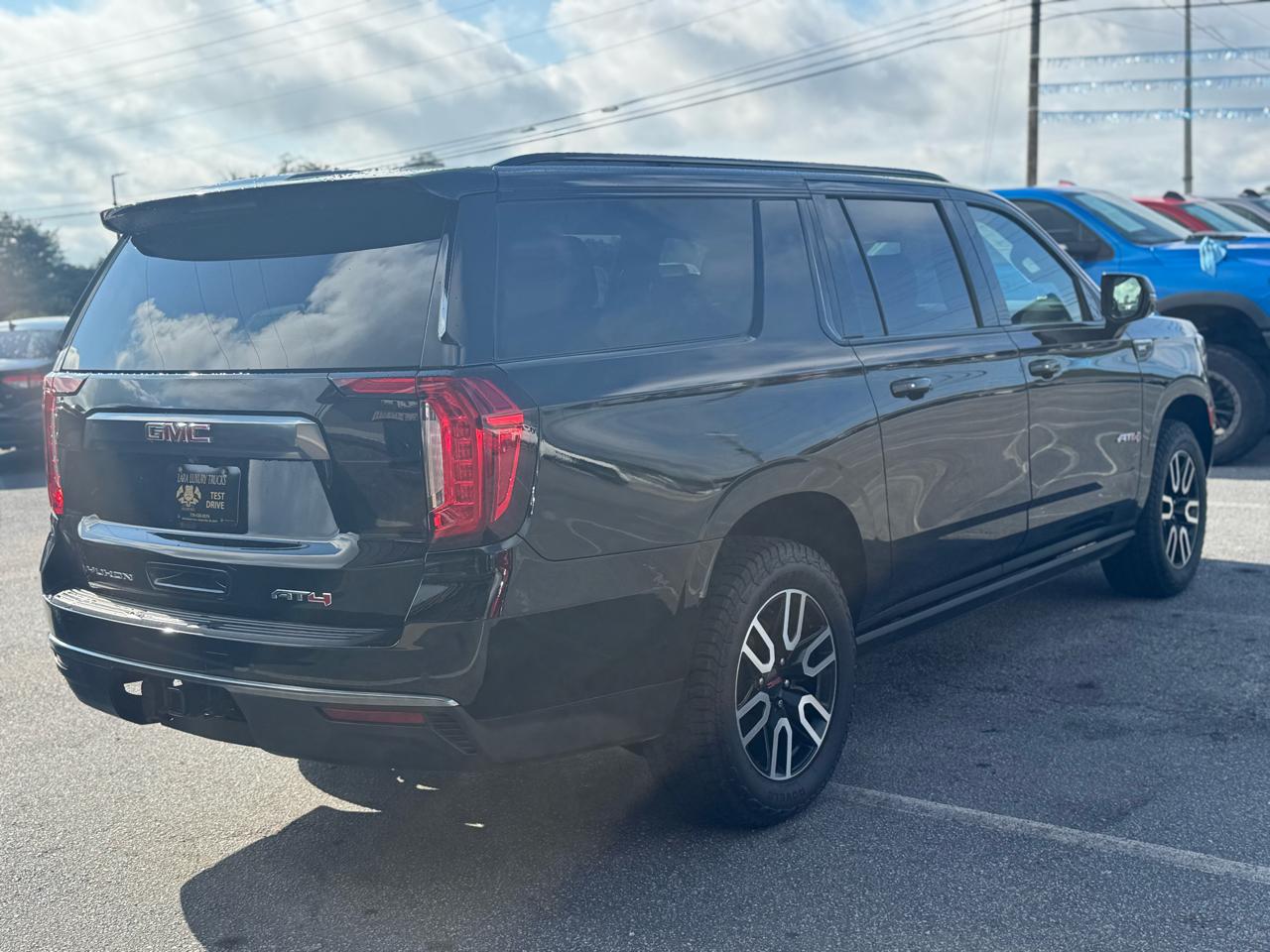 GMC Yukon XL AT4 2022