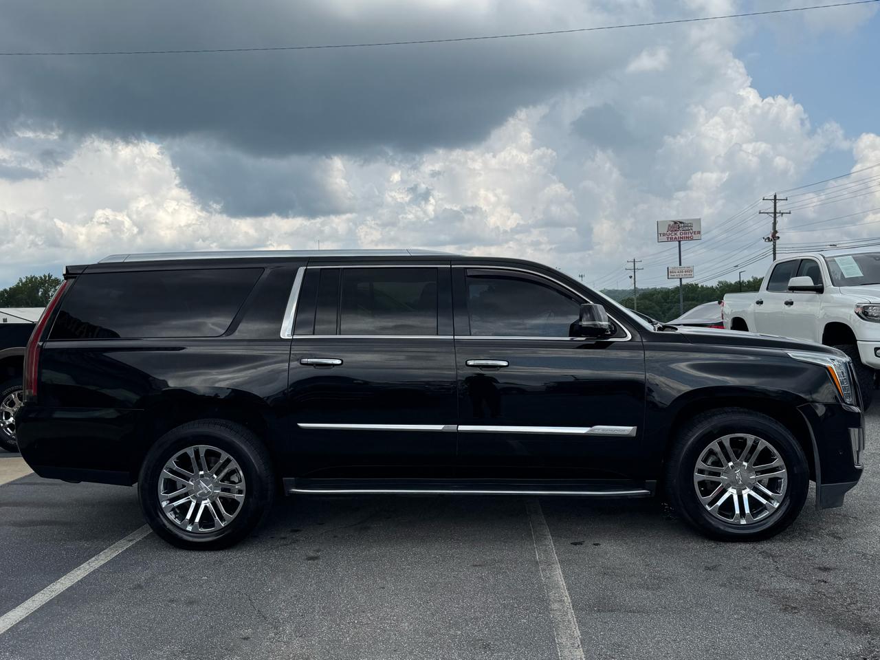 Cadillac Escalade ESV Standard 4WD 2017