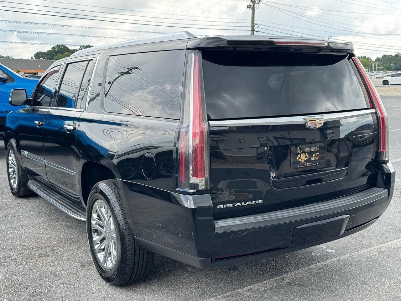 Cadillac Escalade ESV Standard 4WD 2017