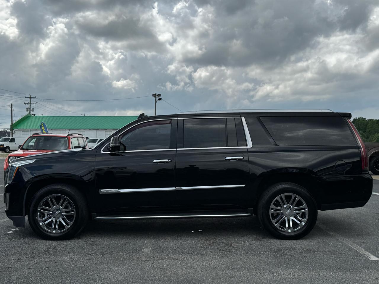 Cadillac Escalade ESV Standard 4WD 2017
