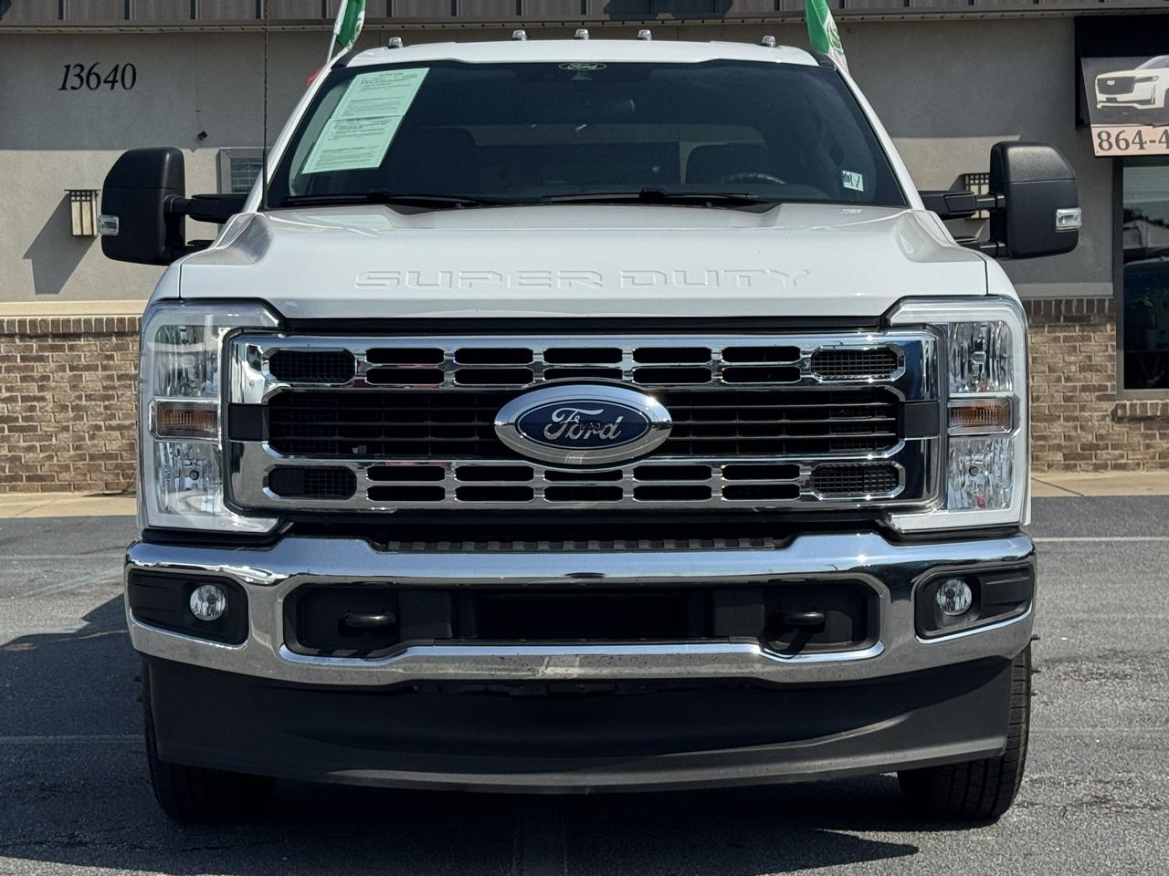 Ford F-350 SD King Ranch Crew Cab Long Bed DRW 4WD 2026
