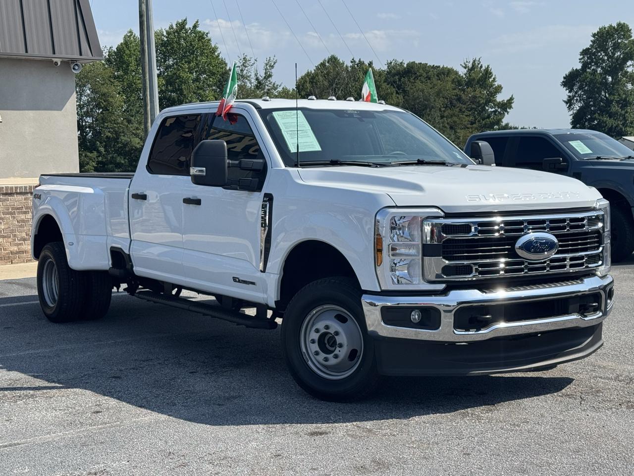 Ford F-350 SD King Ranch Crew Cab Long Bed DRW 4WD 2026