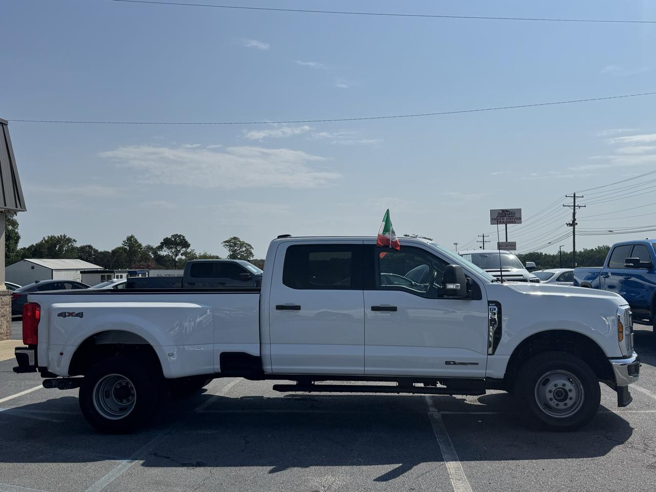 Ford F-350 SD King Ranch Crew Cab Long Bed DRW 4WD 2026