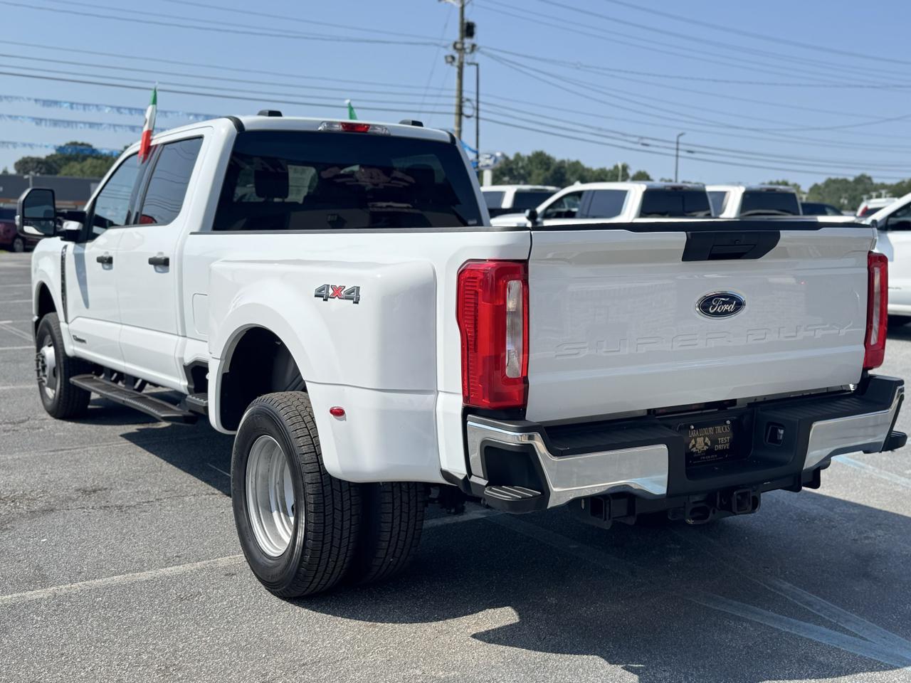 Ford F-350 SD King Ranch Crew Cab Long Bed DRW 4WD 2026