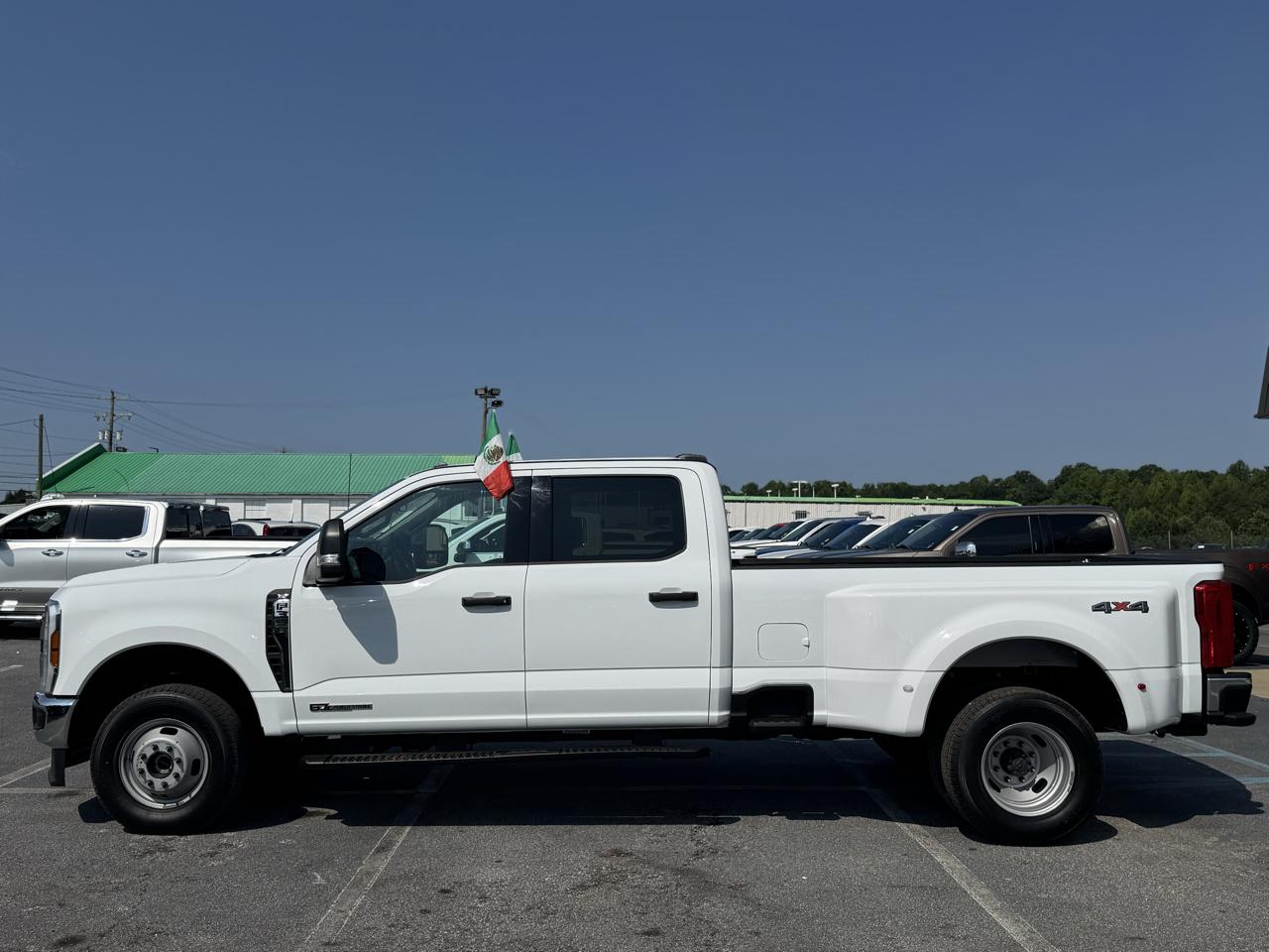 Ford F-350 SD King Ranch Crew Cab Long Bed DRW 4WD 2026