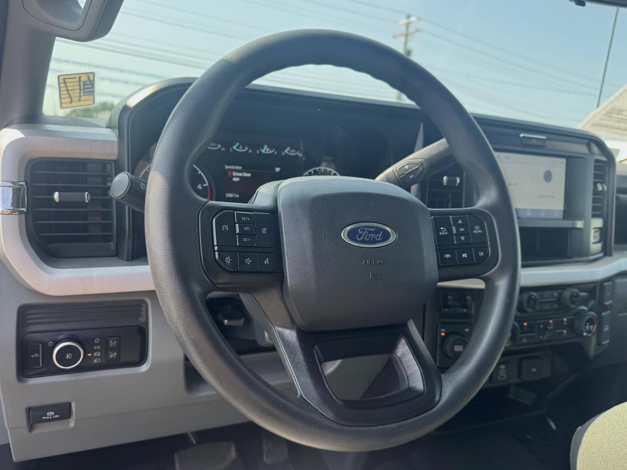Ford F-350 SD King Ranch Crew Cab Long Bed DRW 4WD 2026