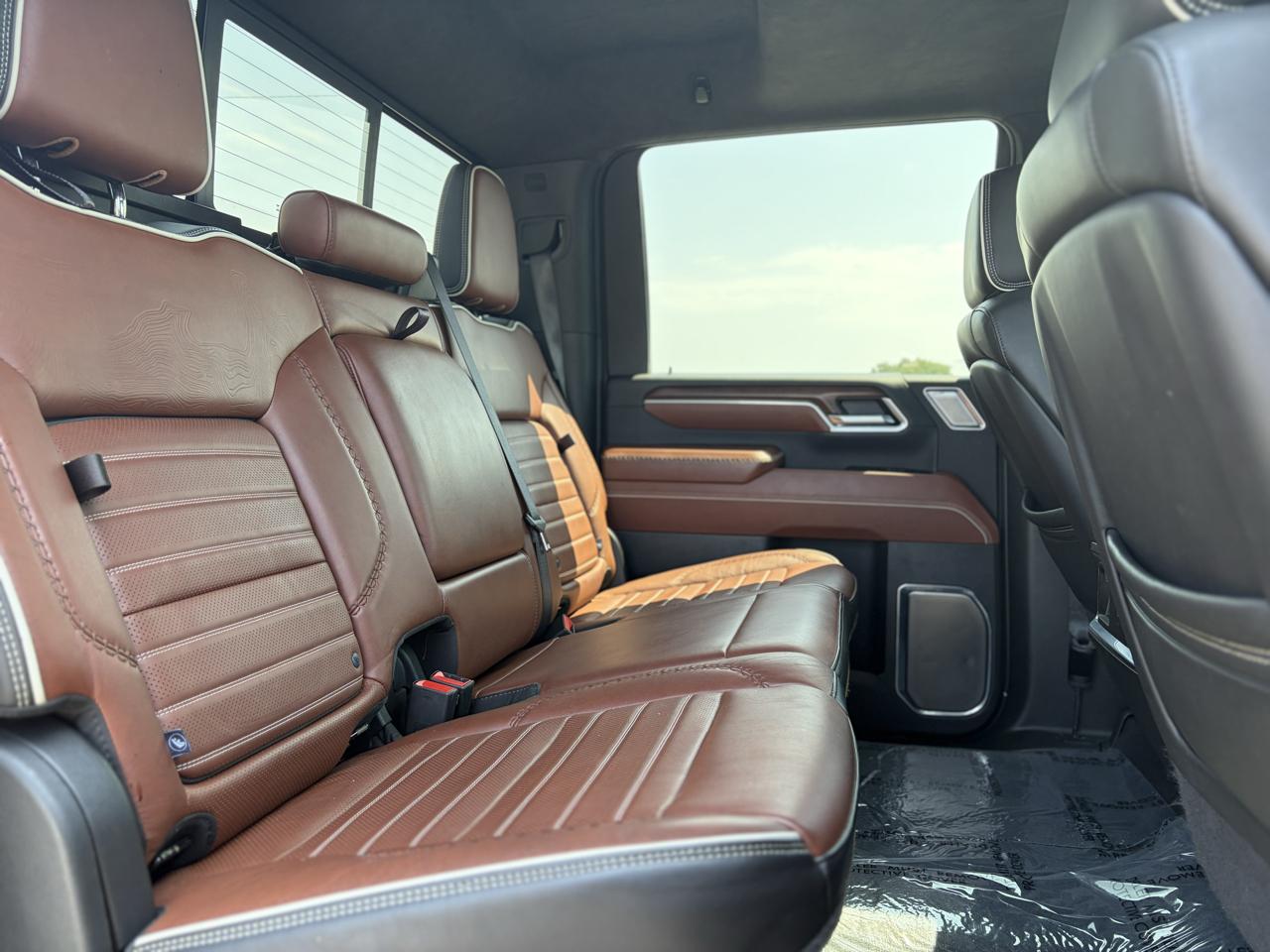 GMC Sierra 3500HD Denali Ultimate Crew Cab 4WD 2024