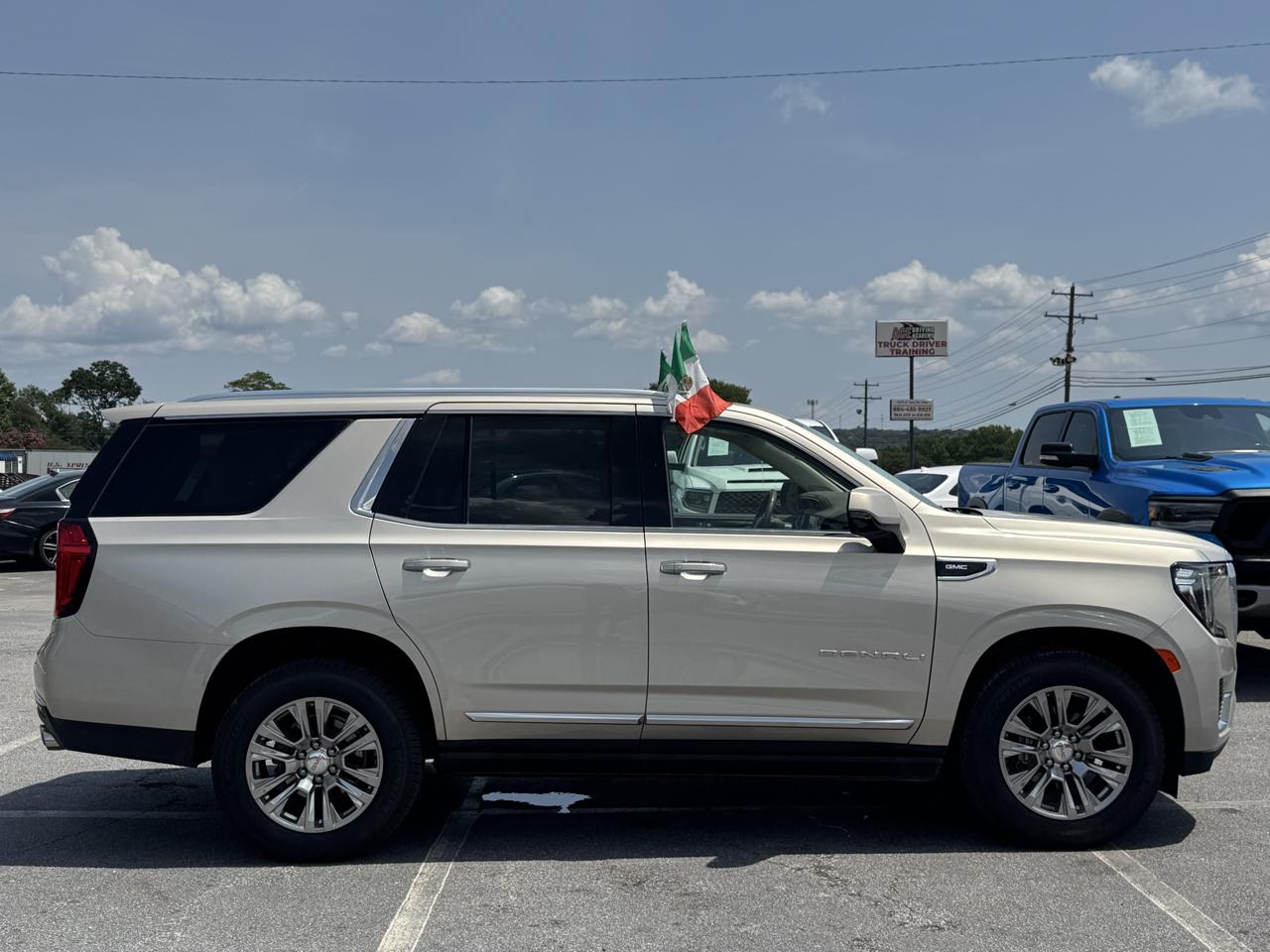GMC Yukon Denali 2WD 2021