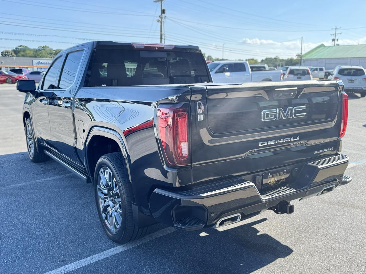 GMC Sierra 1500 Denali Ultimate Crew Cab 4WD 2024