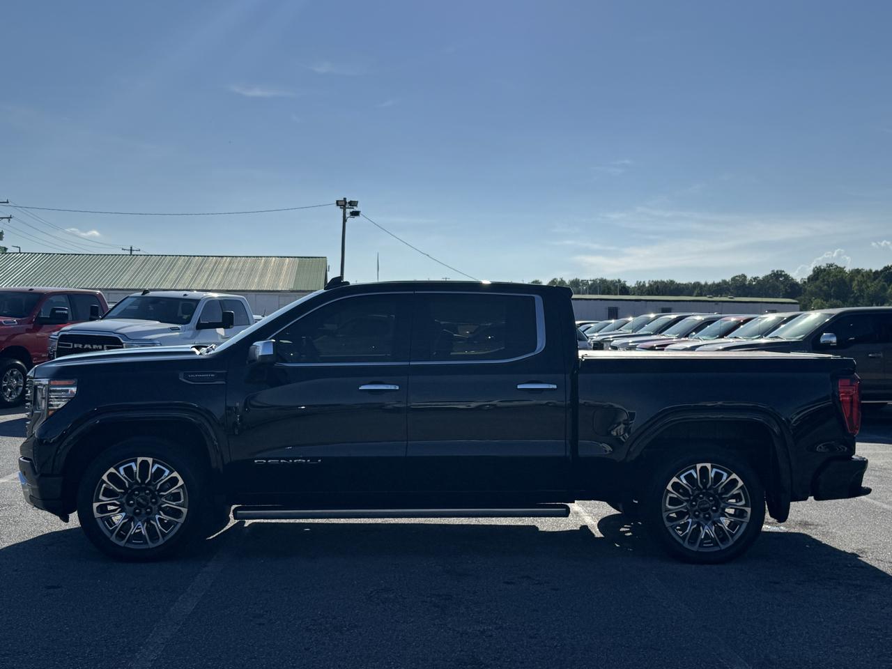 GMC Sierra 1500 Denali Ultimate Crew Cab 4WD 2024