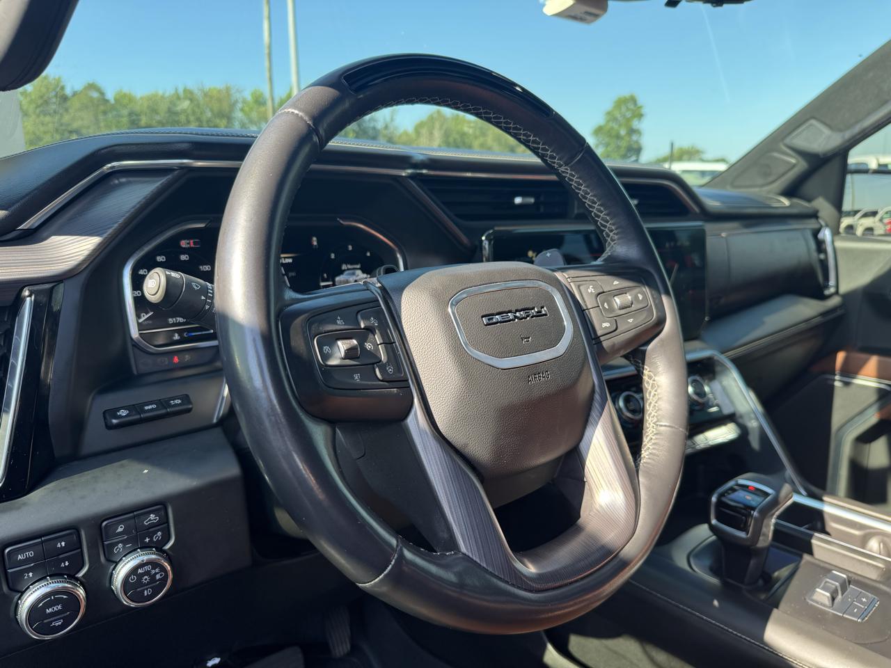 GMC Sierra 1500 Denali Ultimate Crew Cab 4WD 2024