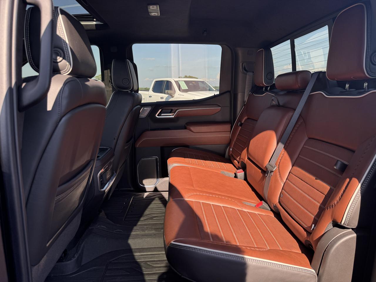 GMC Sierra 1500 Denali Ultimate Crew Cab 4WD 2024