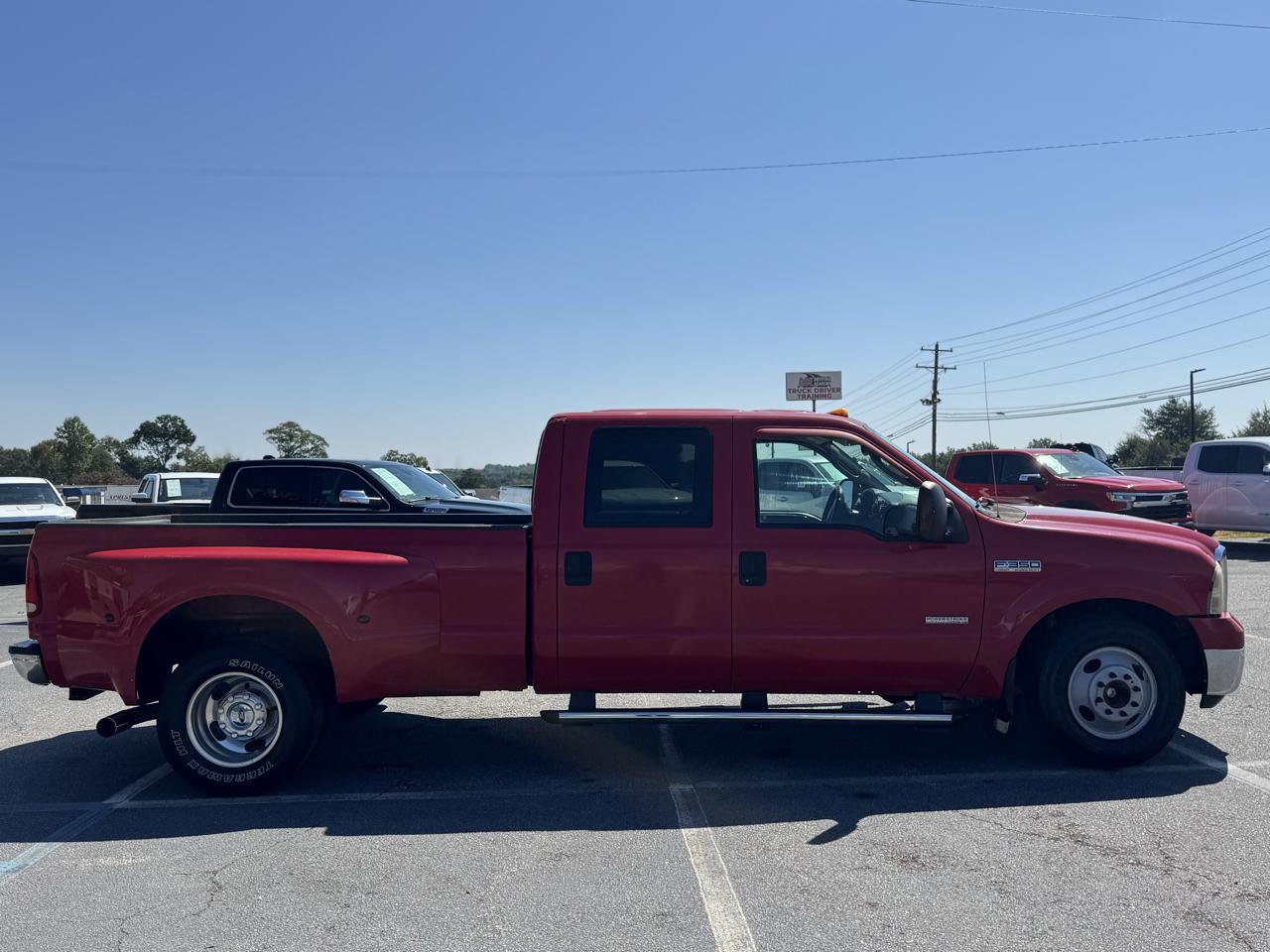 Ford F-350 SD Lariat Crew Cab 2WD DRW 2005