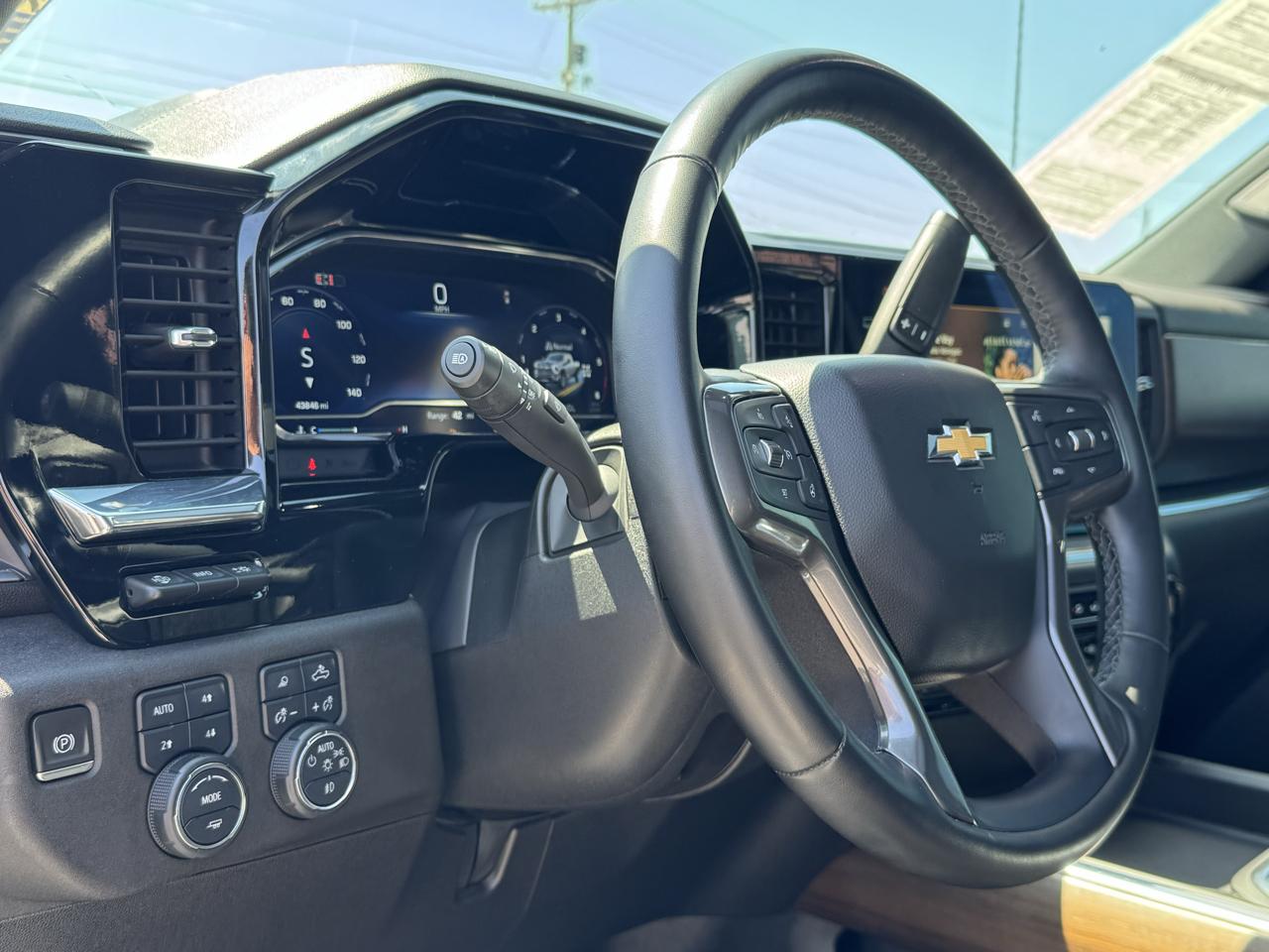 Chevrolet Silverado 3500HD High Country Crew Cab 4WD 2024