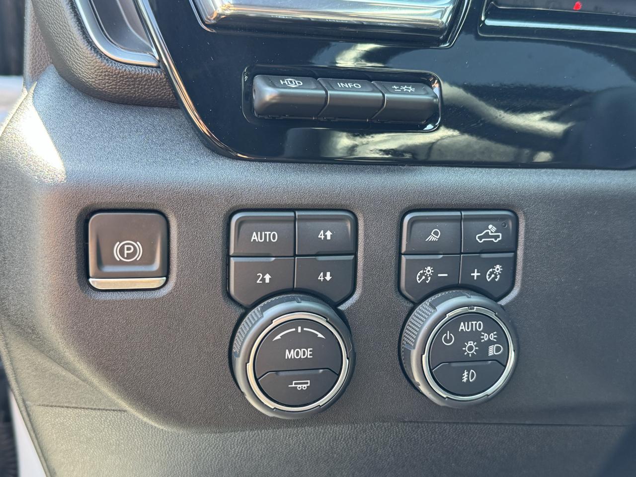 Chevrolet Silverado 3500HD High Country Crew Cab 4WD 2024
