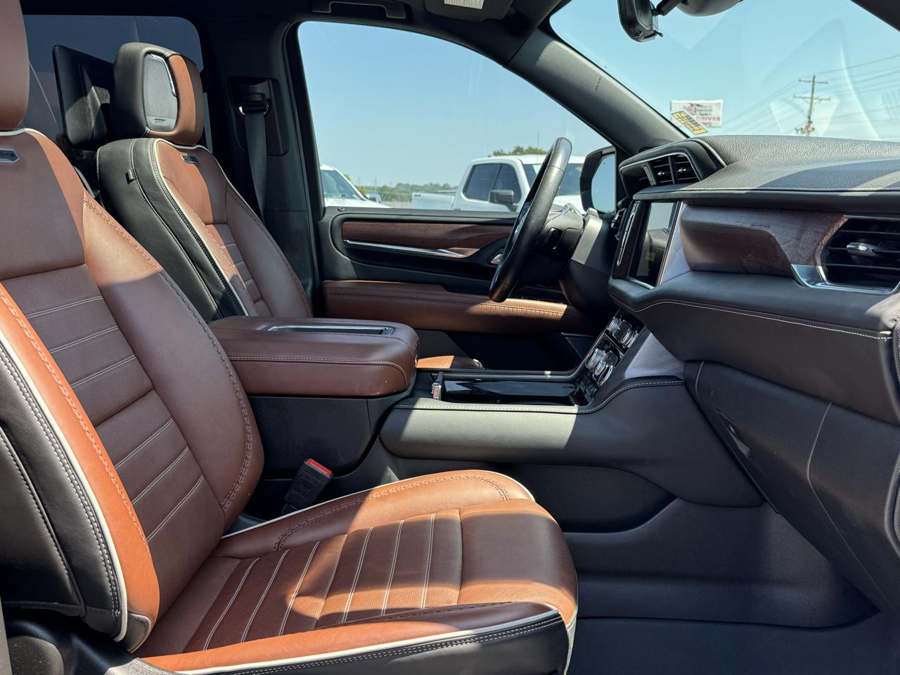 GMC Yukon XL Denali Ultimate 4WD 2024