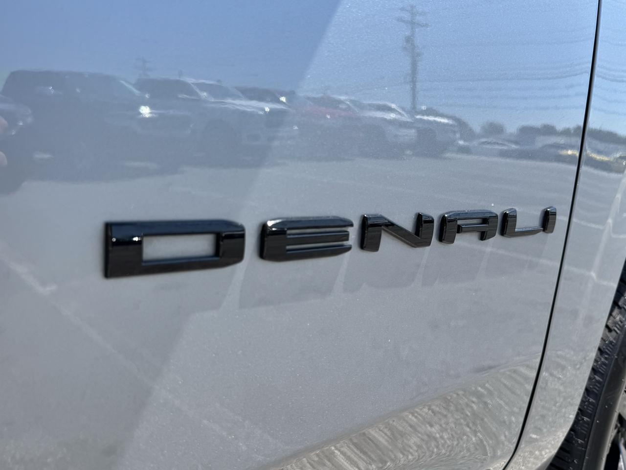 GMC Yukon XL Denali Ultimate 4WD 2024