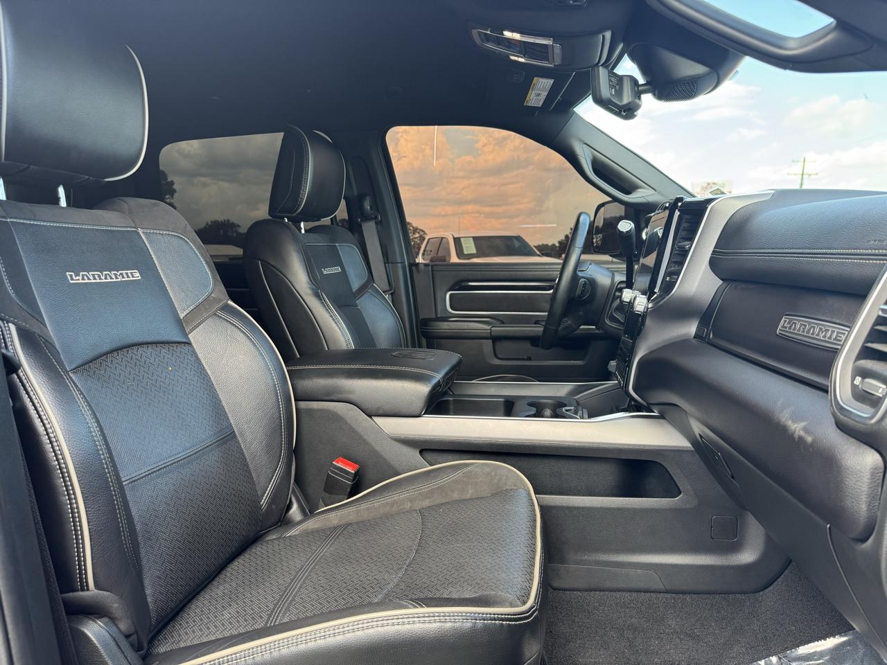 RAM 3500 Laramie Crew Cab LWB 4WD DRW 2022