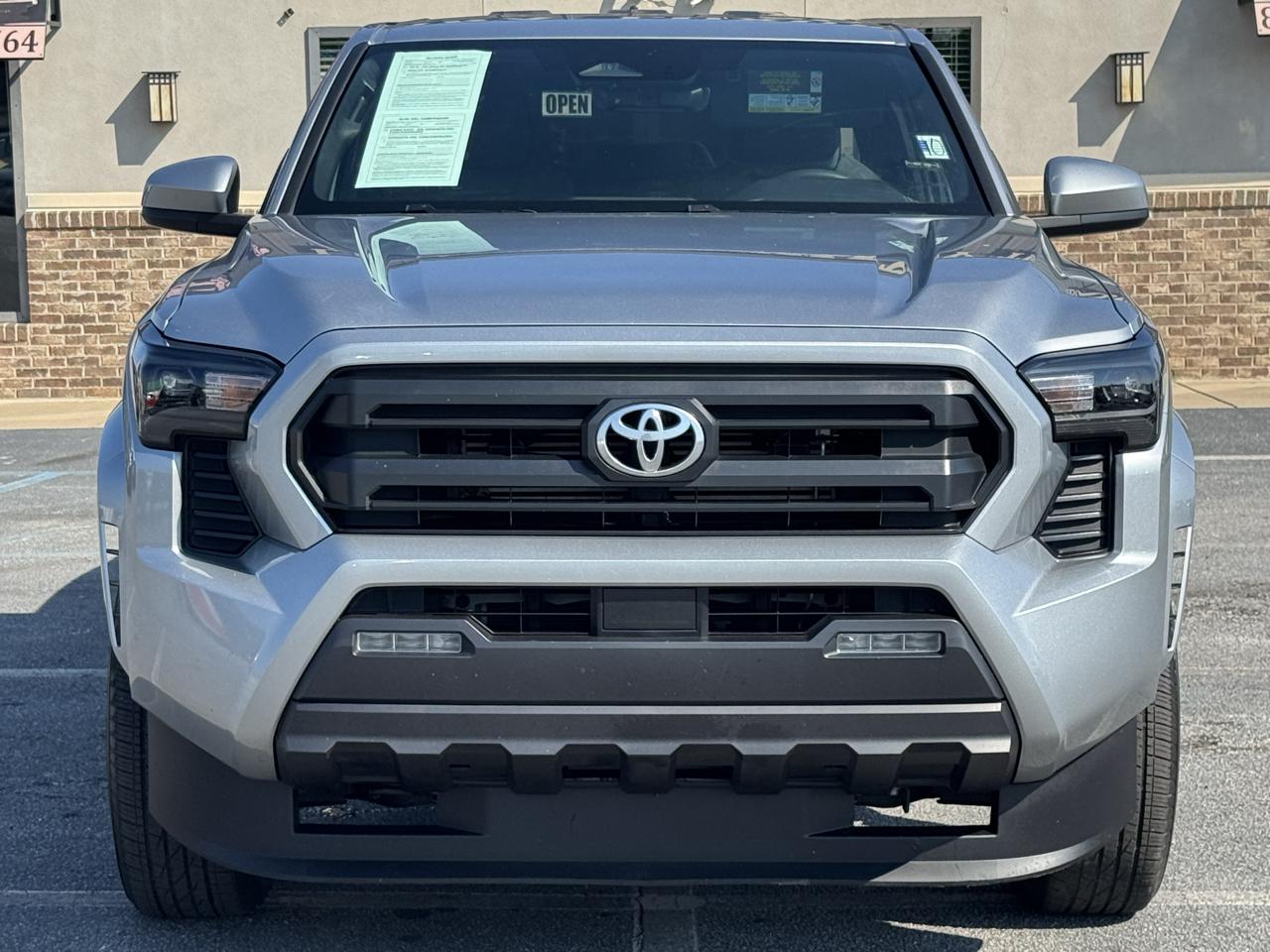 Toyota Tacoma SR5 2024