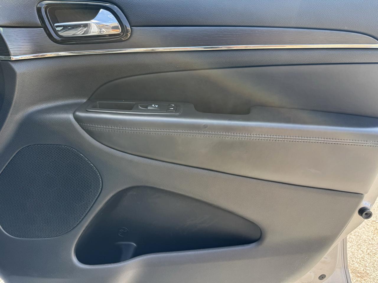 Jeep Grand Cherokee Overland 2WD 2019