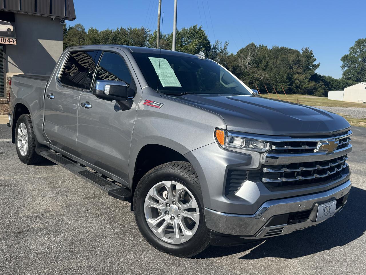 Chevrolet Silverado 1500 LTZ Crew Cab 4WD 2023
