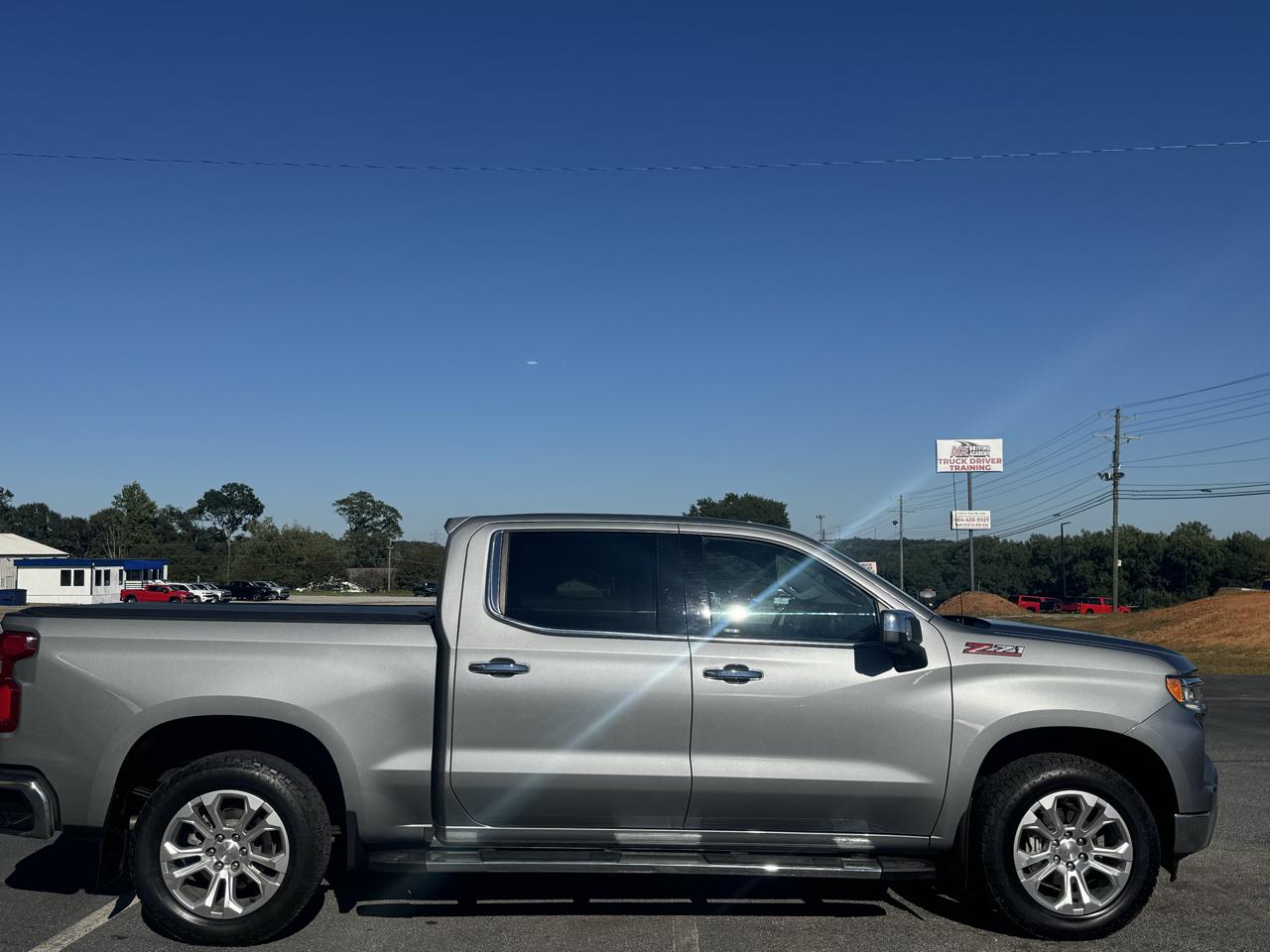 Chevrolet Silverado 1500 LTZ Crew Cab 4WD 2023