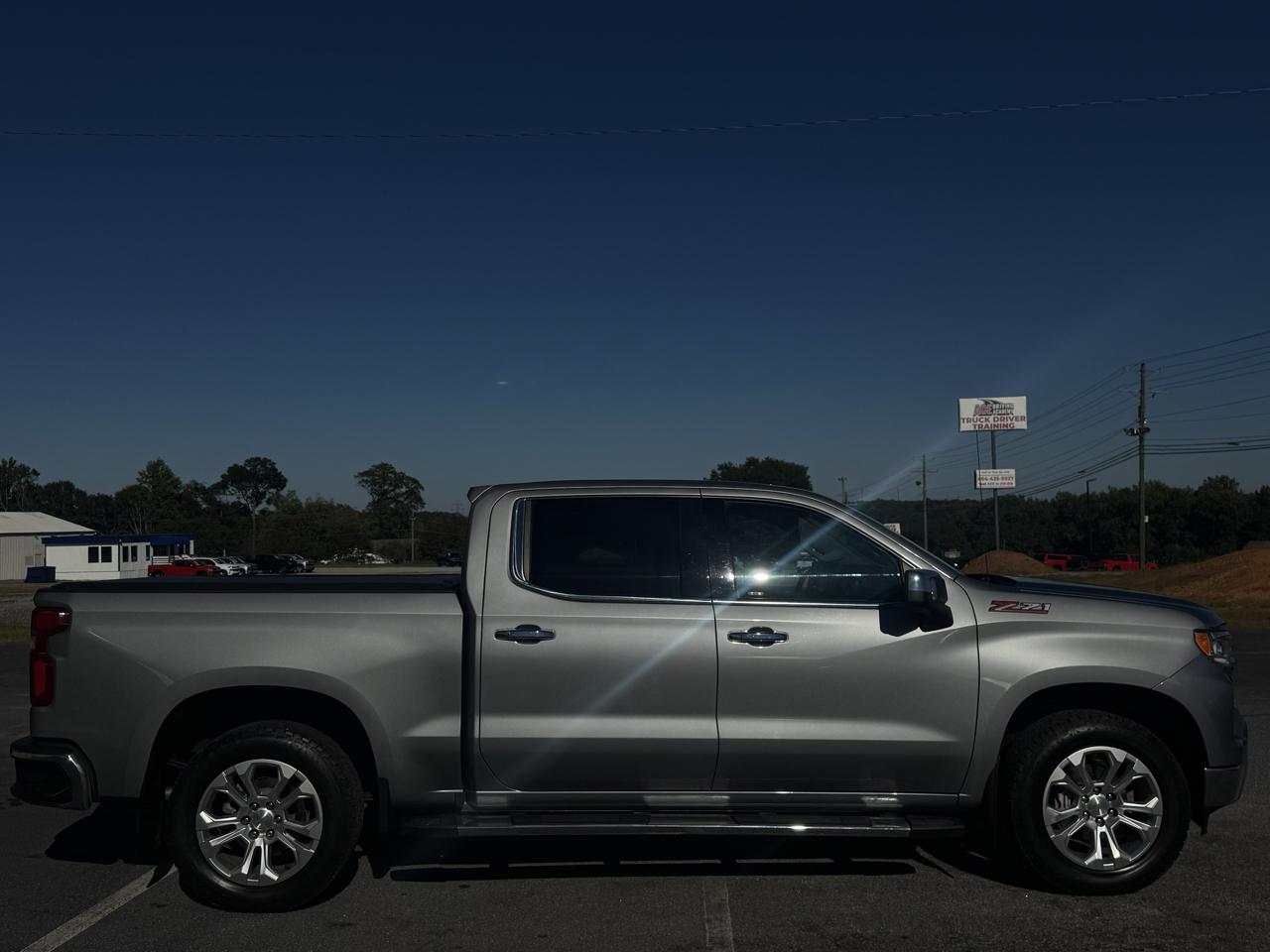 Chevrolet Silverado 1500 LTZ Crew Cab 4WD 2023