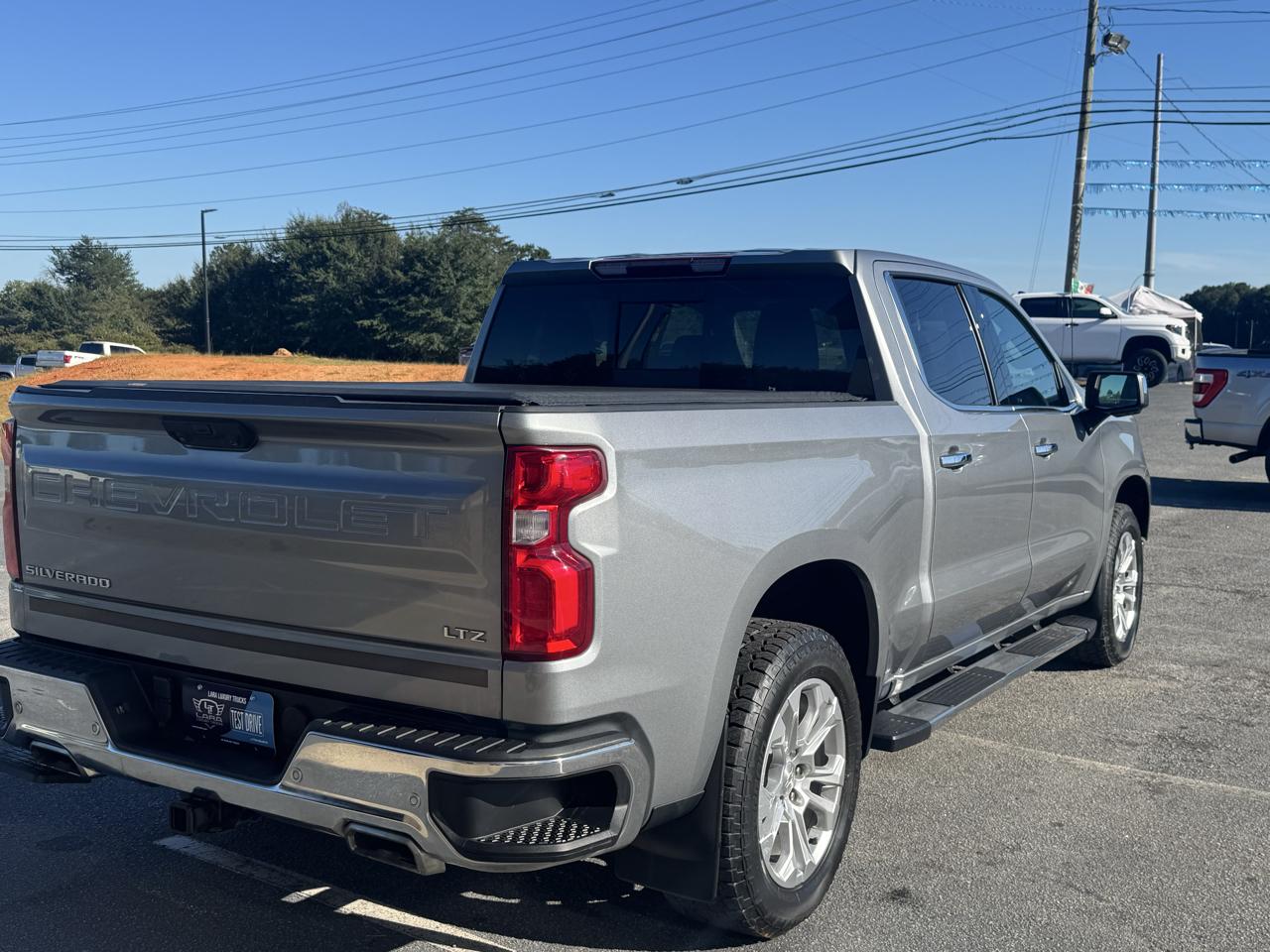 Chevrolet Silverado 1500 LTZ Crew Cab 4WD 2023