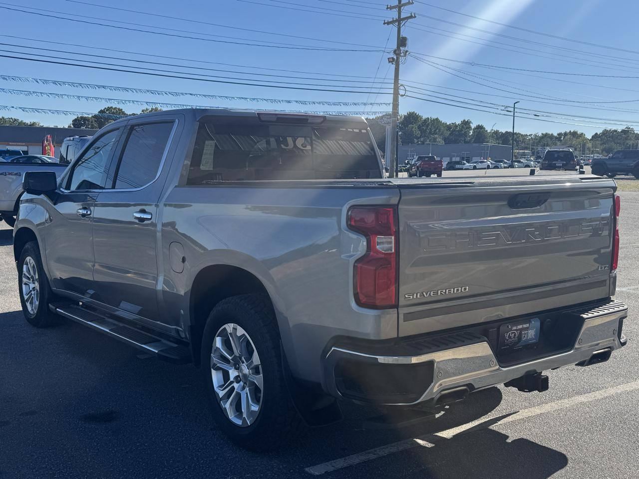 Chevrolet Silverado 1500 LTZ Crew Cab 4WD 2023