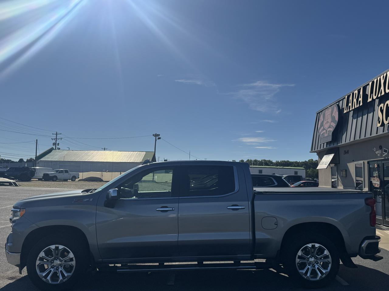 Chevrolet Silverado 1500 LTZ Crew Cab 4WD 2023