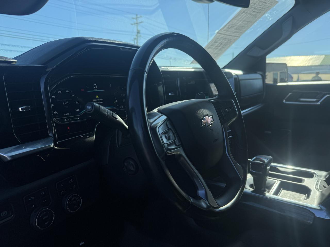 Chevrolet Silverado 1500 LTZ Crew Cab 4WD 2023